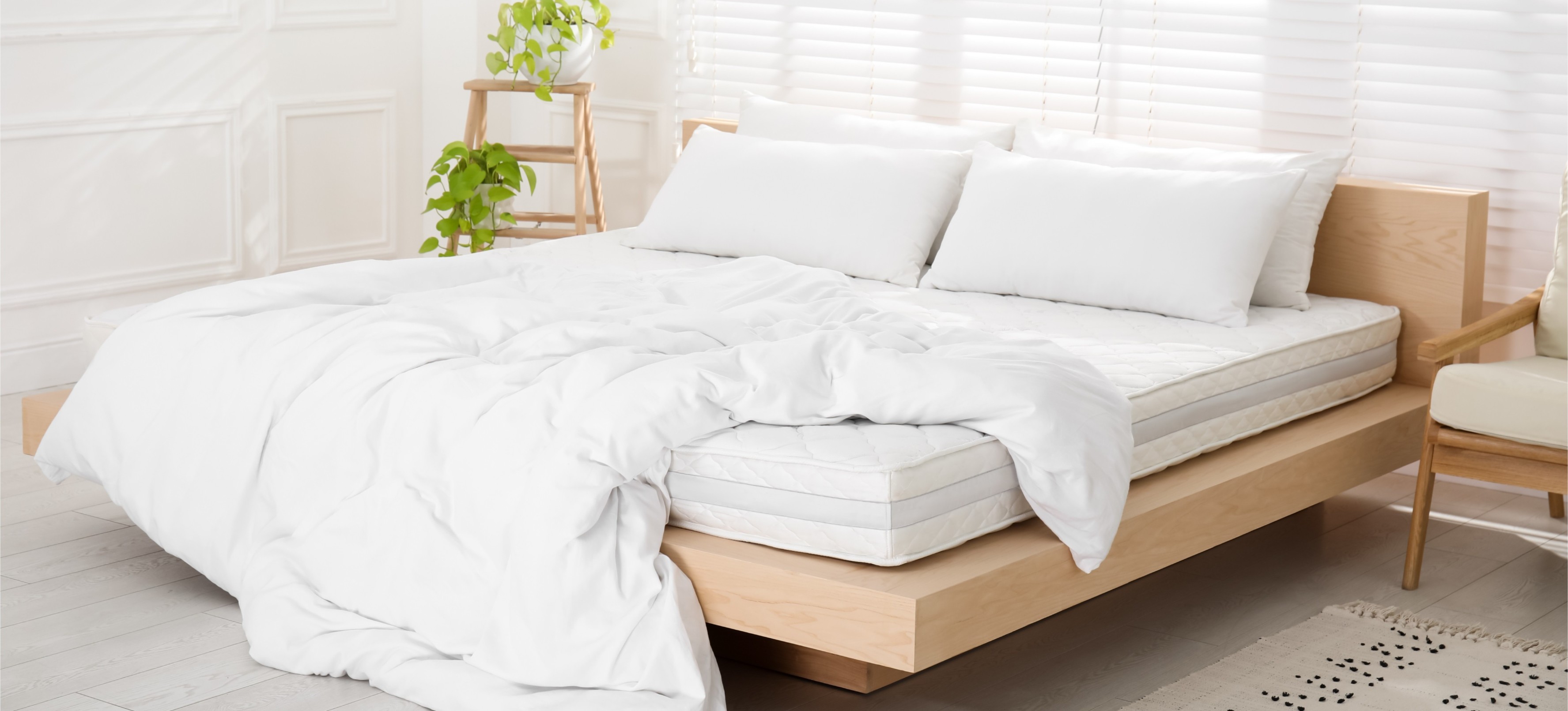 Choose the right blanket which you can use throught the year Urban Ladder